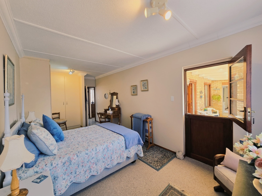 3 Bedroom Property for Sale in Dormehls Drift Western Cape